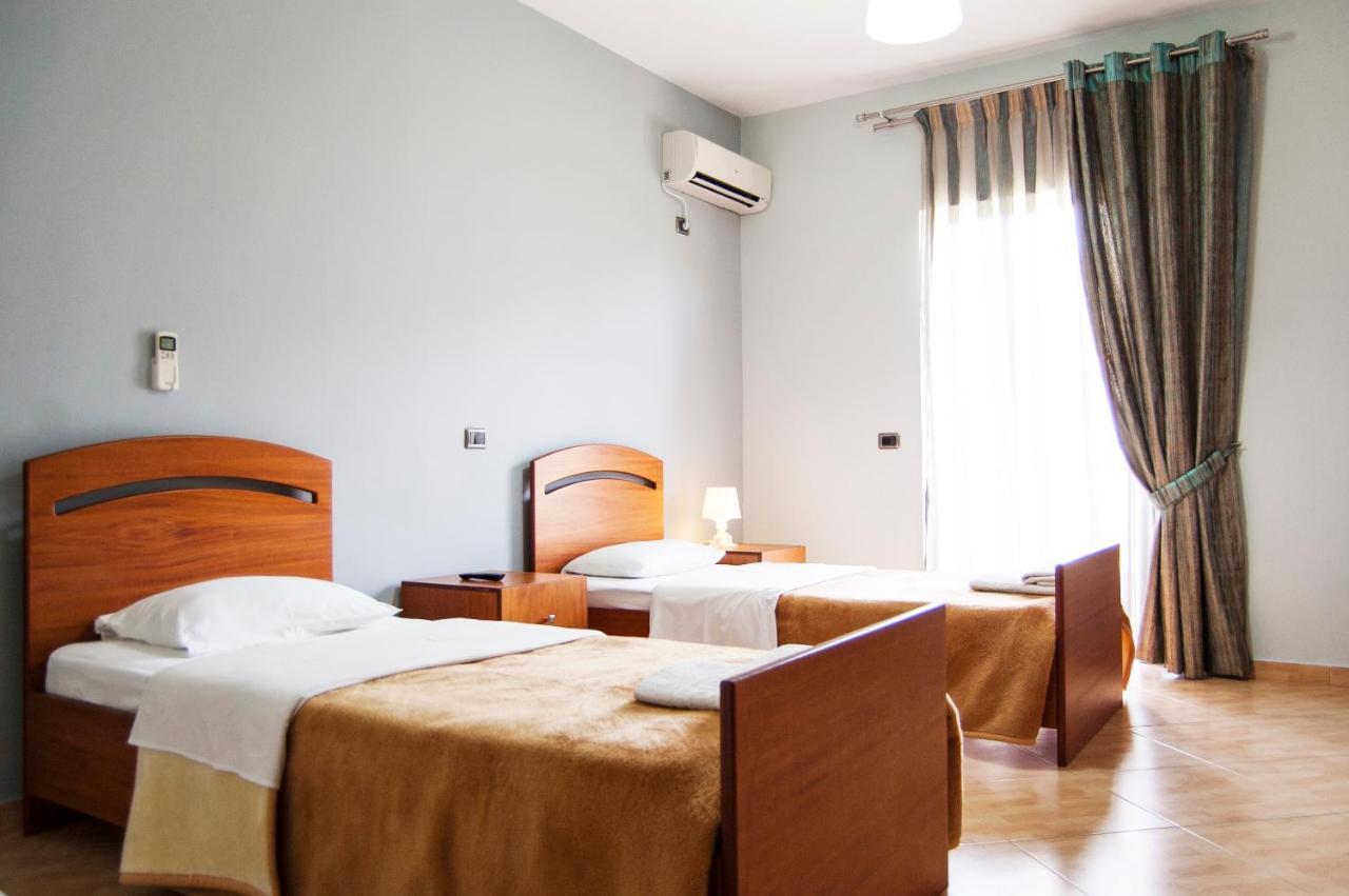 Dhima Hotel ฮีมาเรอ ภายนอก รูปภาพ