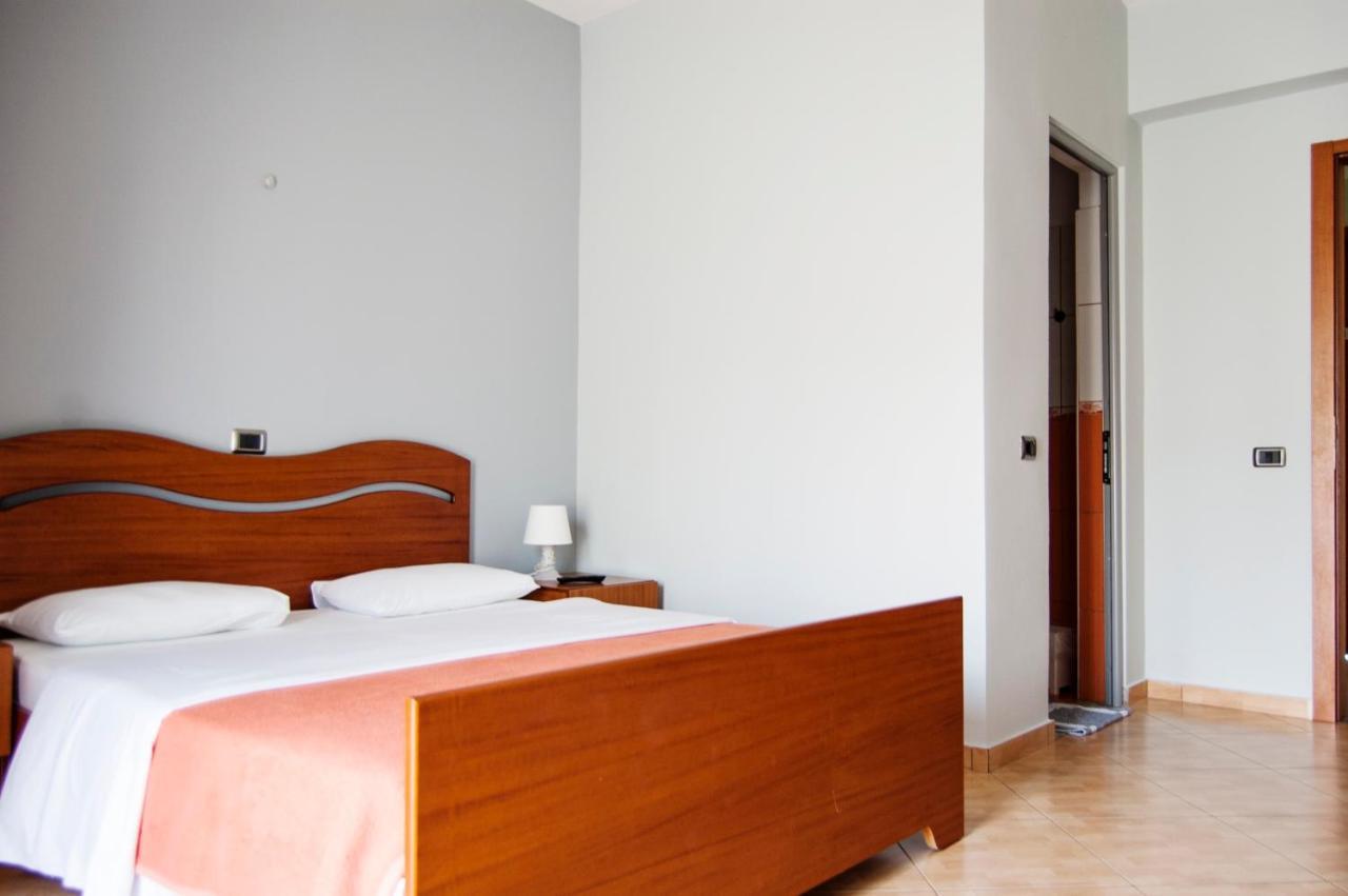 Dhima Hotel ฮีมาเรอ ภายนอก รูปภาพ